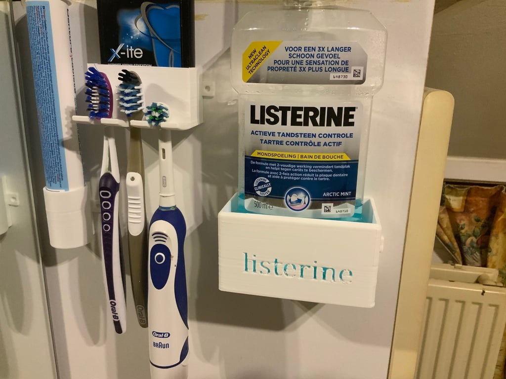 Badrumsarrangör för tandborste och munvatten