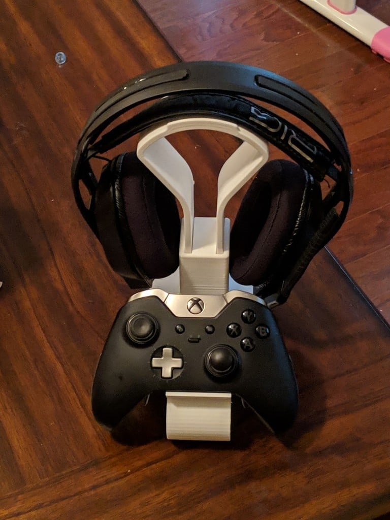 Xbox One trådlöst headset och handkontrollstativ