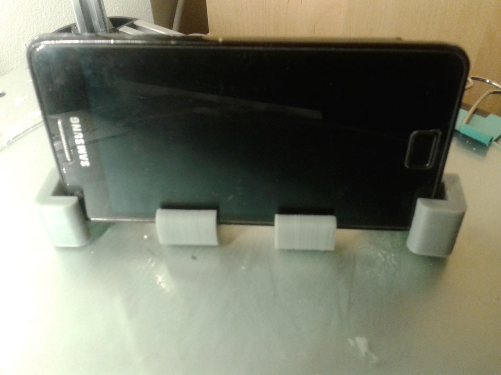 Väggfäste för surfplatta/telefon med clips - Under 1,1 cm tjocklek