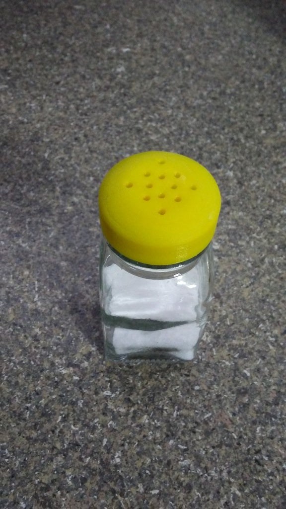 No-spill Salt shaker lock