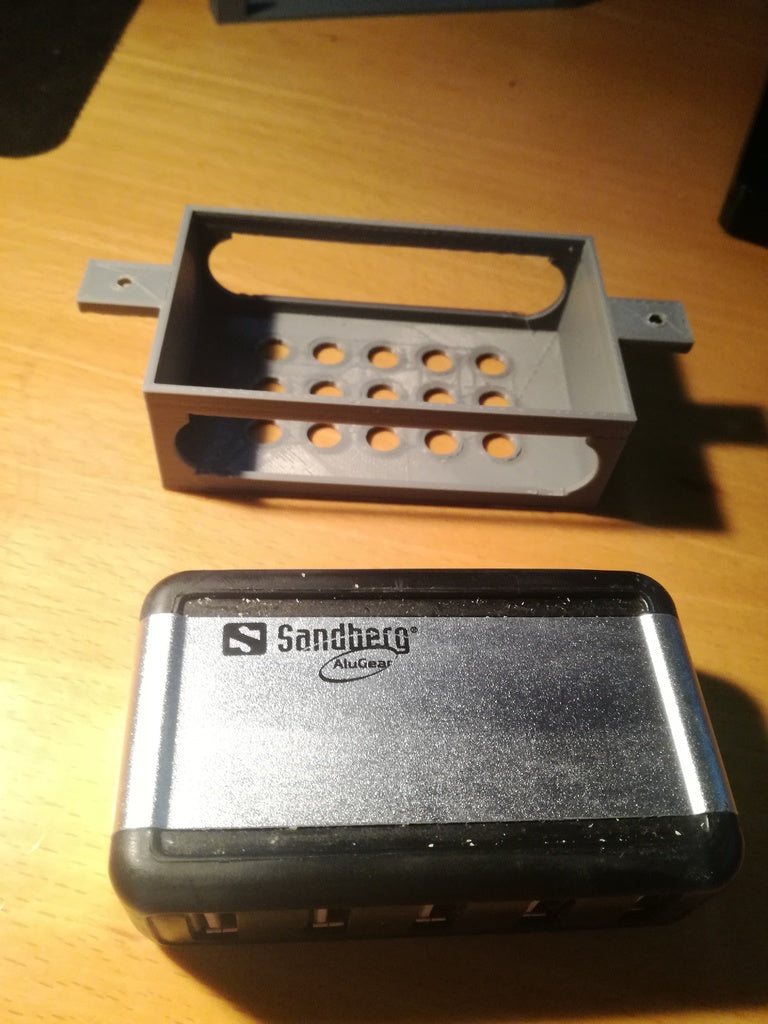 Sanberg USB Hub Vägg- och skrivbordsfäste
