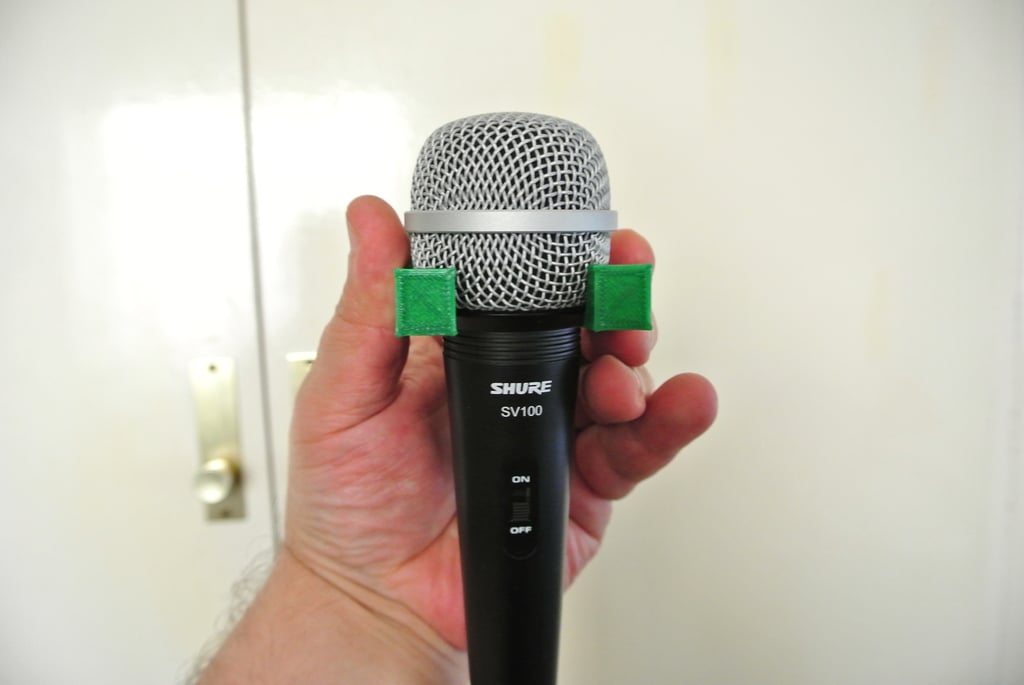 Väggmonterad hållare för Shure SV100 mikrofon