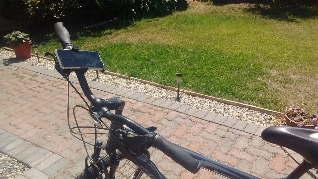 Anpassad mobiltelefonhållare för cykel
