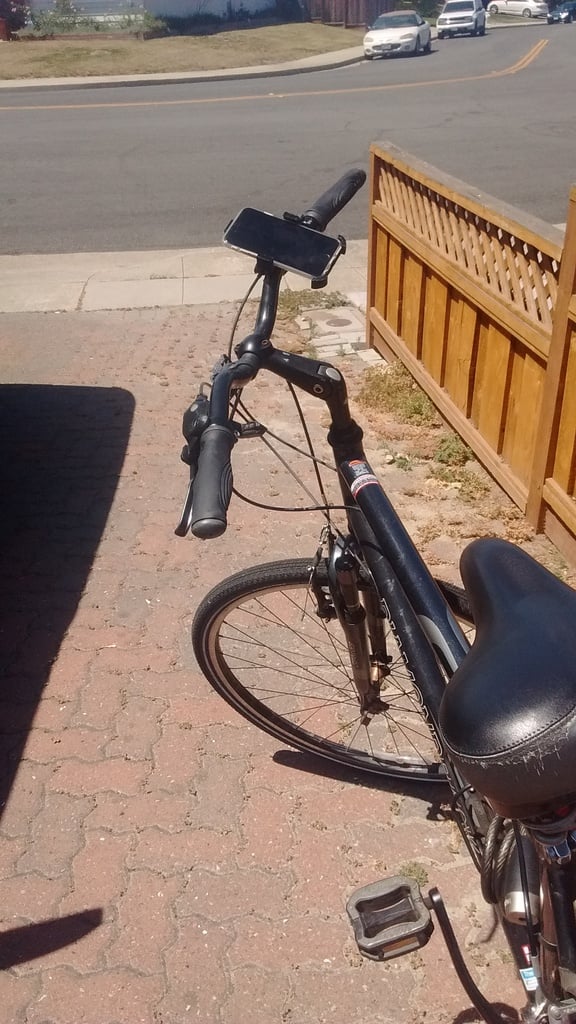Anpassad mobiltelefonhållare för cykel