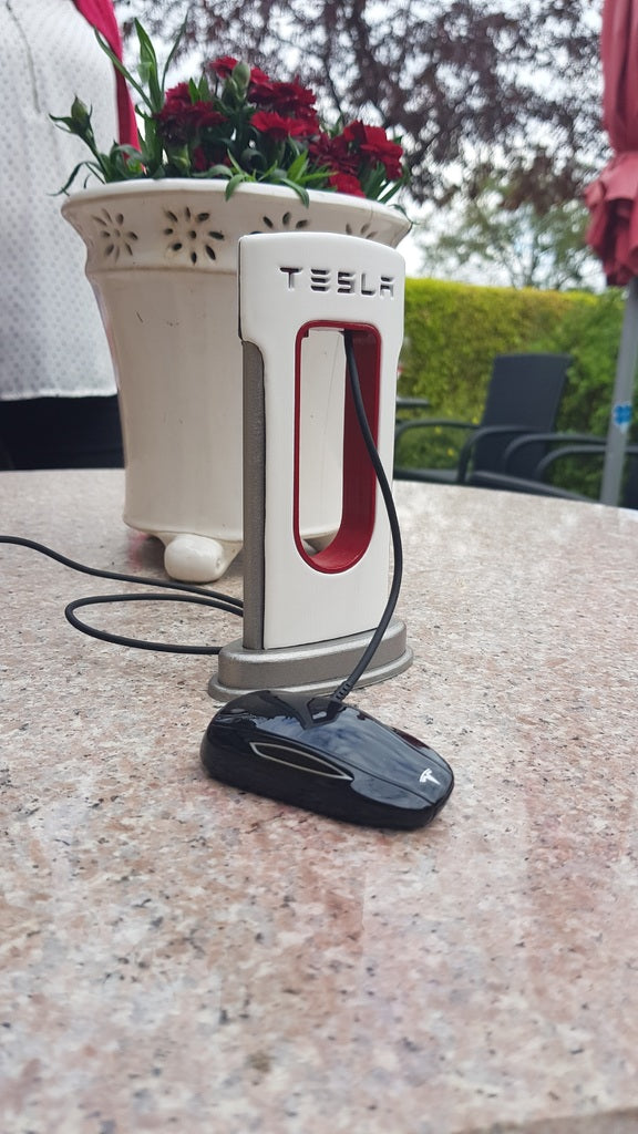 Tesla laddare för telefoner av typen USB-C