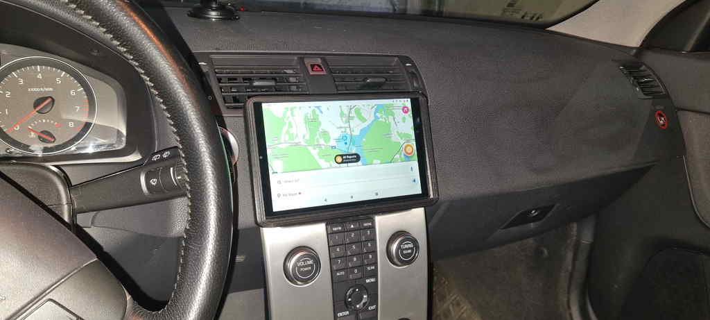 Volvo V50 Stereo Trim Ersättning med 8" tabletthållare