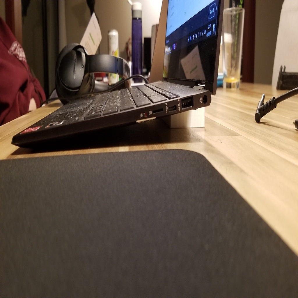Bärbart kylställ för 15" laptop