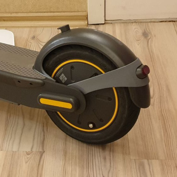 Stöd för Ninebot MAX G30 bakskärm