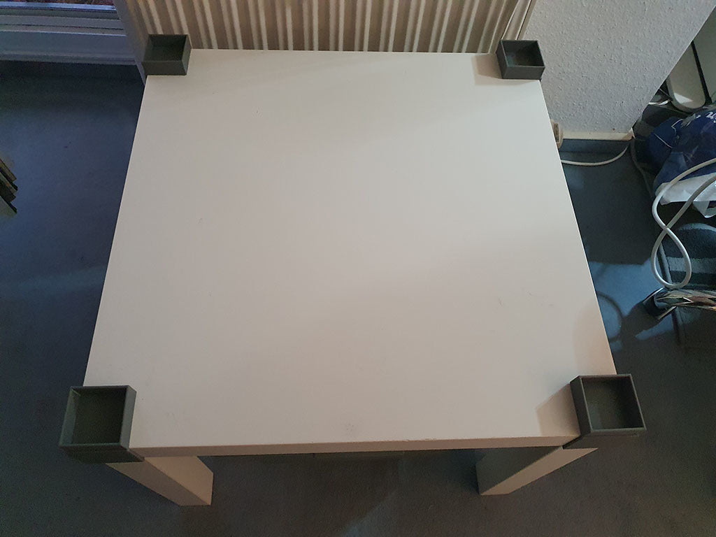 Hållare för IKEA LACK bordsbensförlängare / staplare