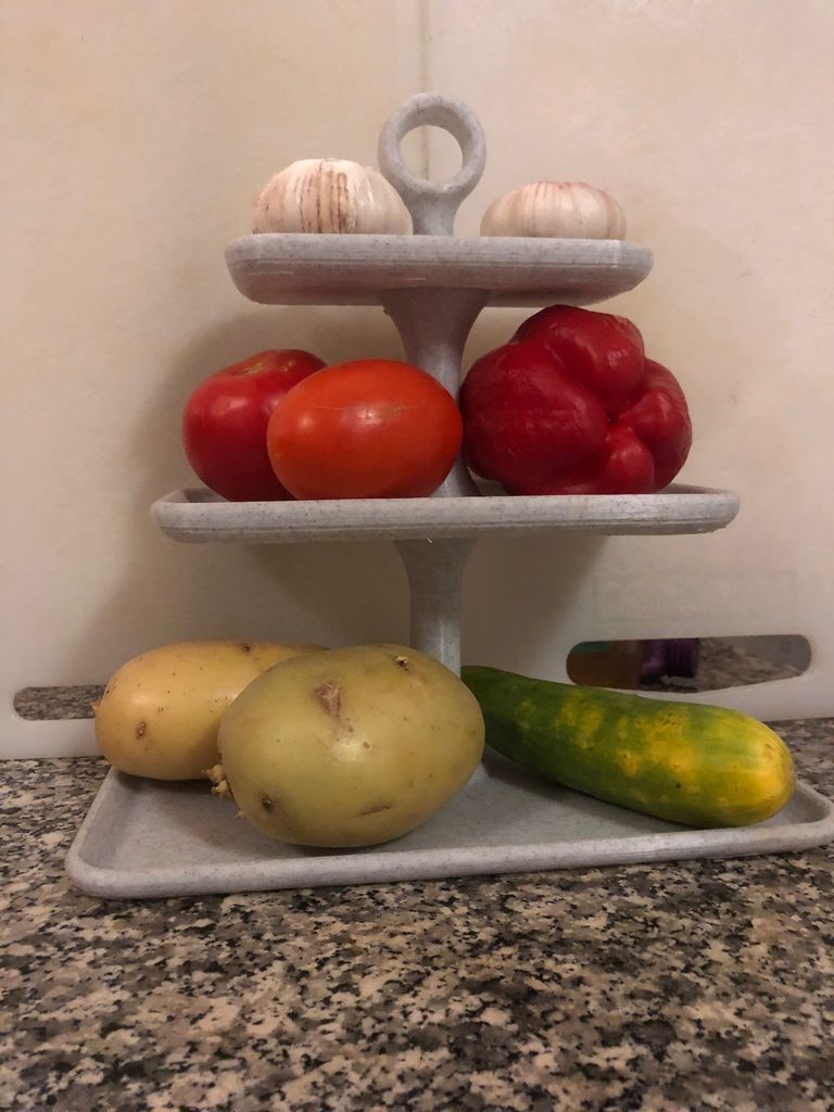 Frukt- och grönsakshållare till köksbordet