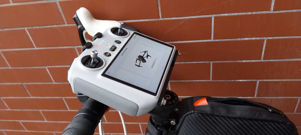 DJI RC Controller Hållare för Mini 3 PRO för MTB eller racercykel med Gopro Quadlock monteringsalternativ