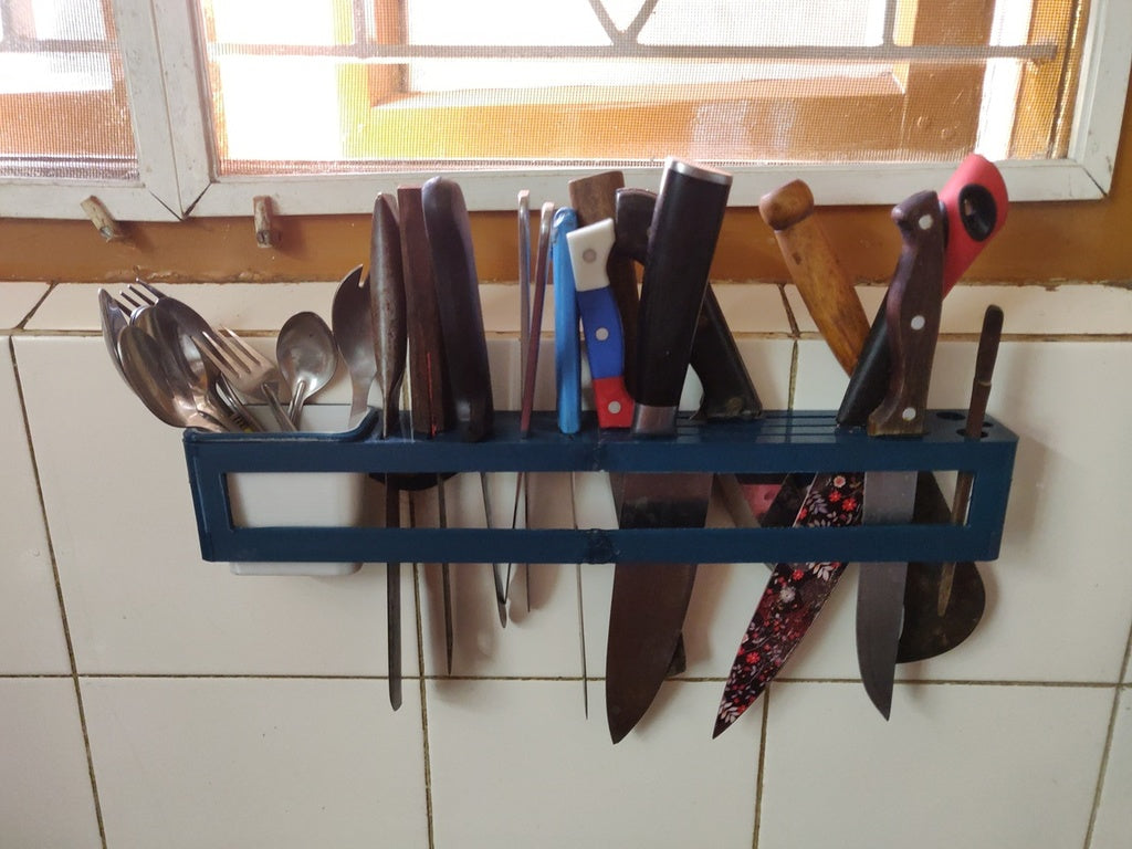 Kökskniv och tillbehörshållare för dagligt bruk