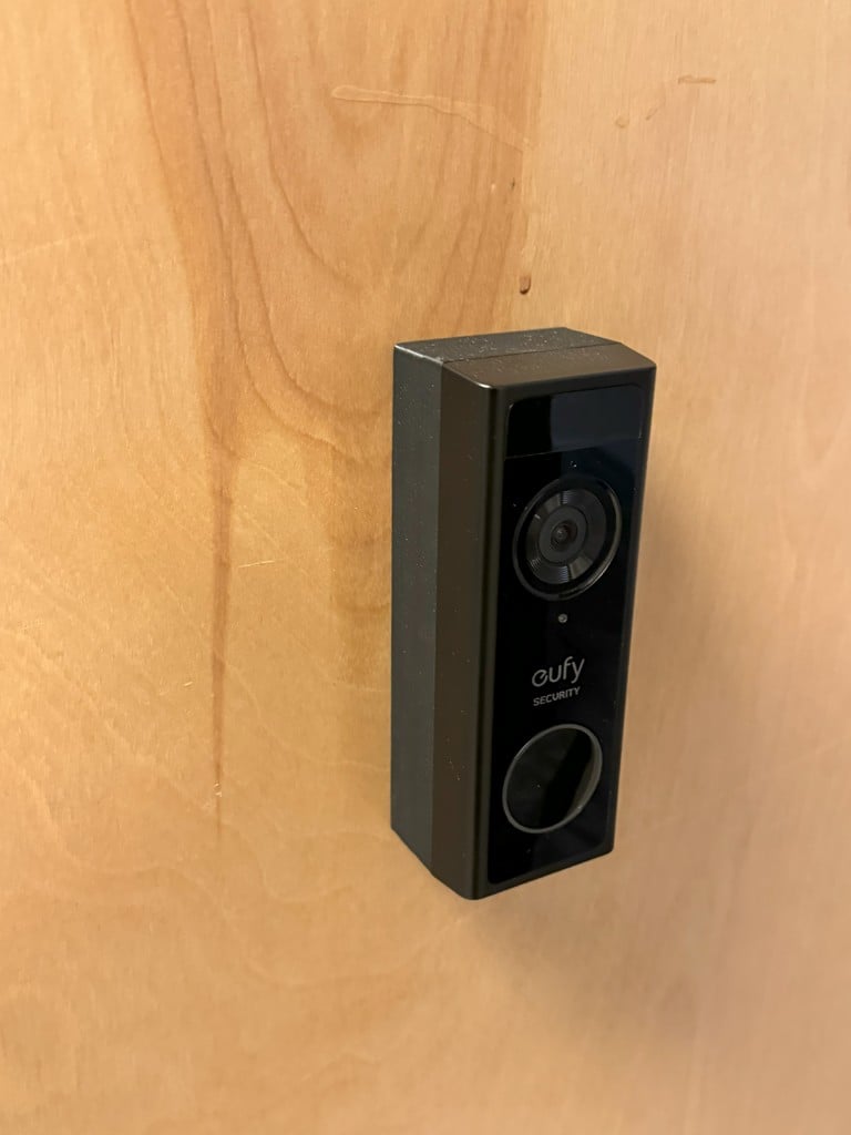 Titthålsfäste för Eufy Doorbell 1080p C210-batteri