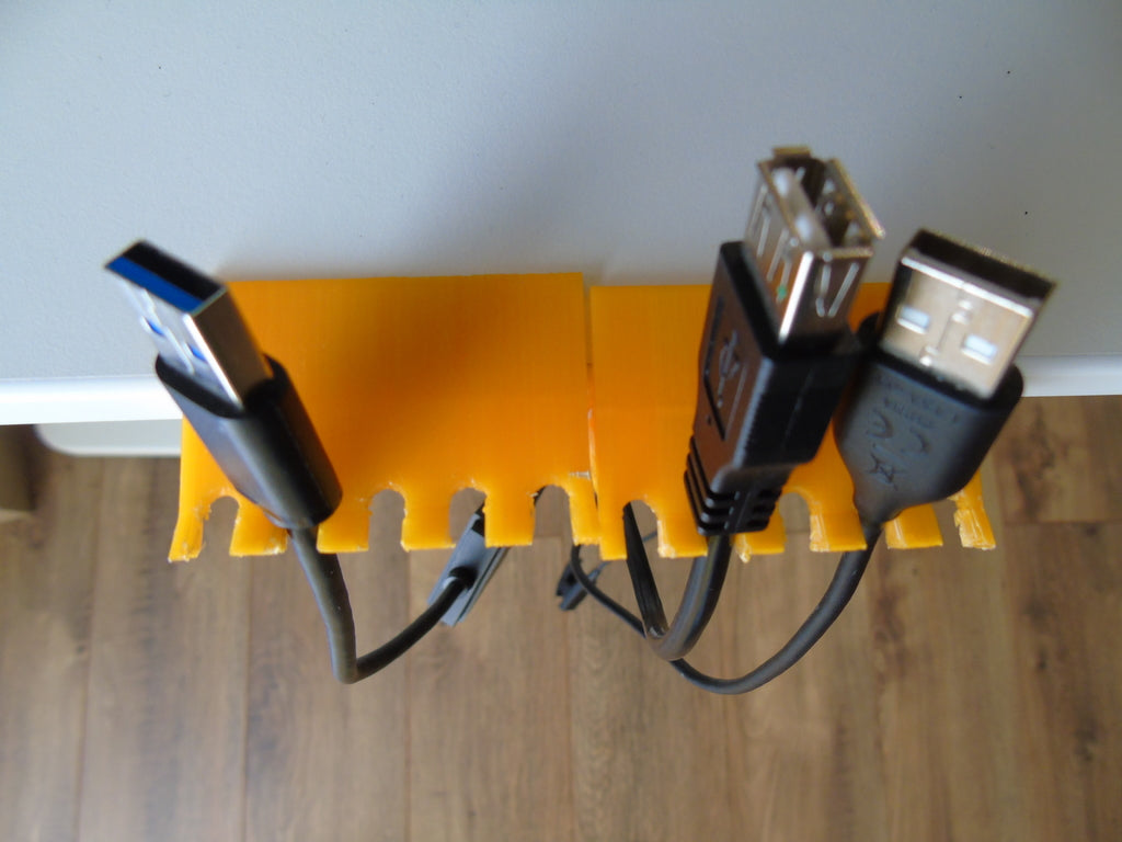 USB-hållare för Bekant bord från Ikea