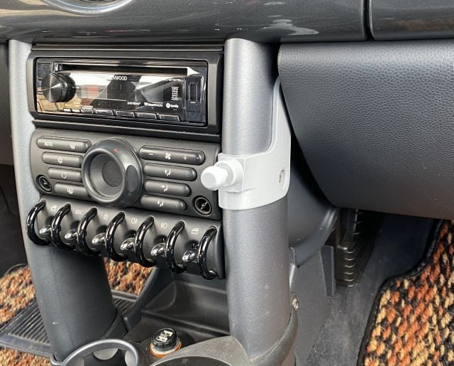 Mini Cooper R50, R52, R53 biltelefonhållare med kulfäste