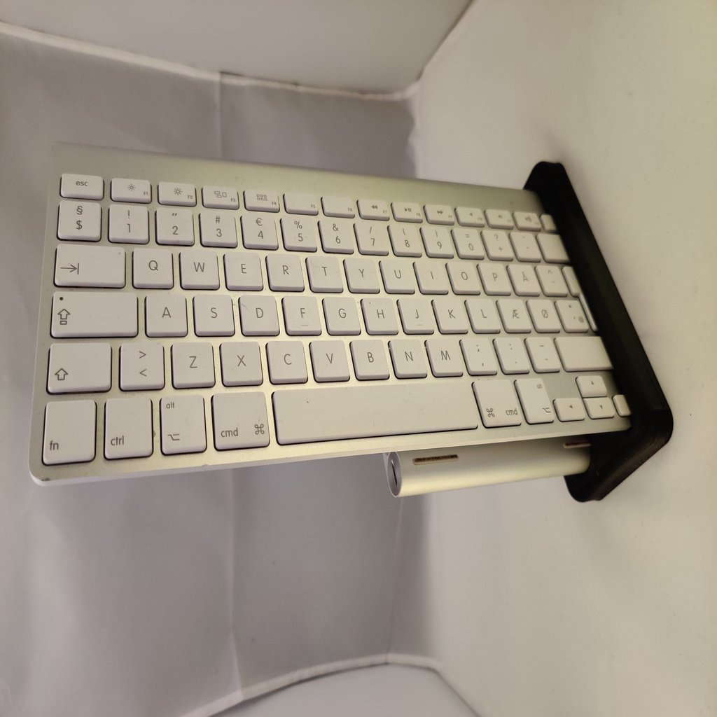 Apple styrplatta och tangentbordsställ