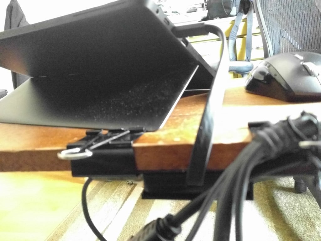 Under-skrivbordshållare för Cable Matters Type C-nav