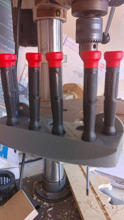 Väggmonterad skruvmejselhållare för Craftsman